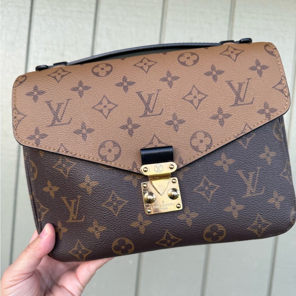 Louis Vuitton Reverse Monogram Pochette Metis